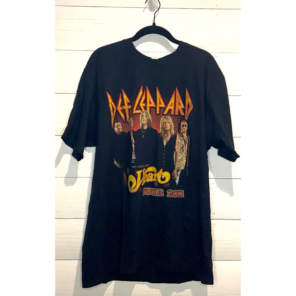 Def Leppard Other - Def Leppard and T-Shirt Size XL 2011 Rock Concert Tour Date Graphic Tee Heart